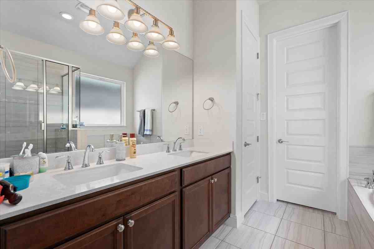 17211 Calipatria Ln - Photo 6 of 16