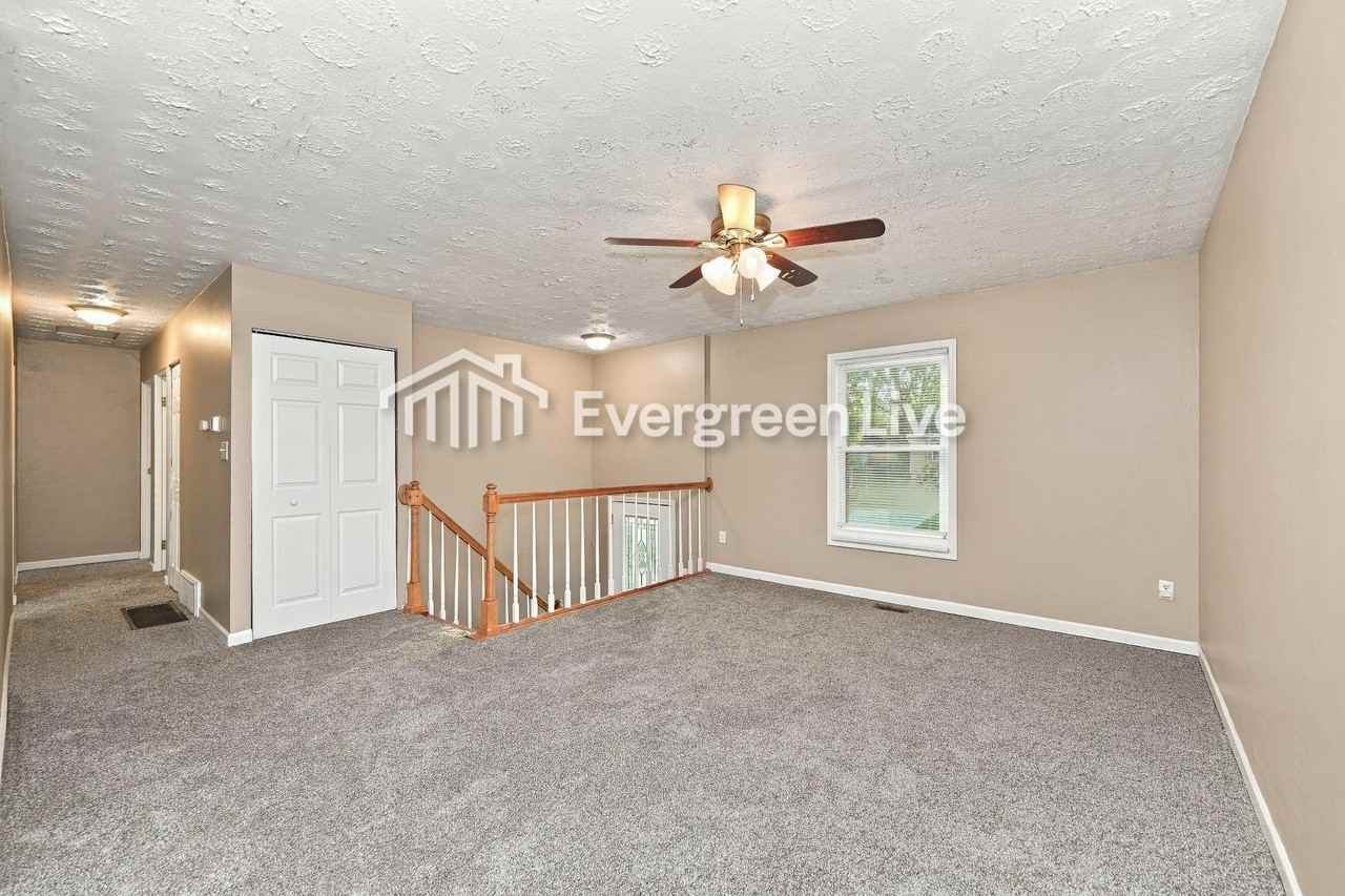 9970 Dunraven Dr - Photo 2 of 15