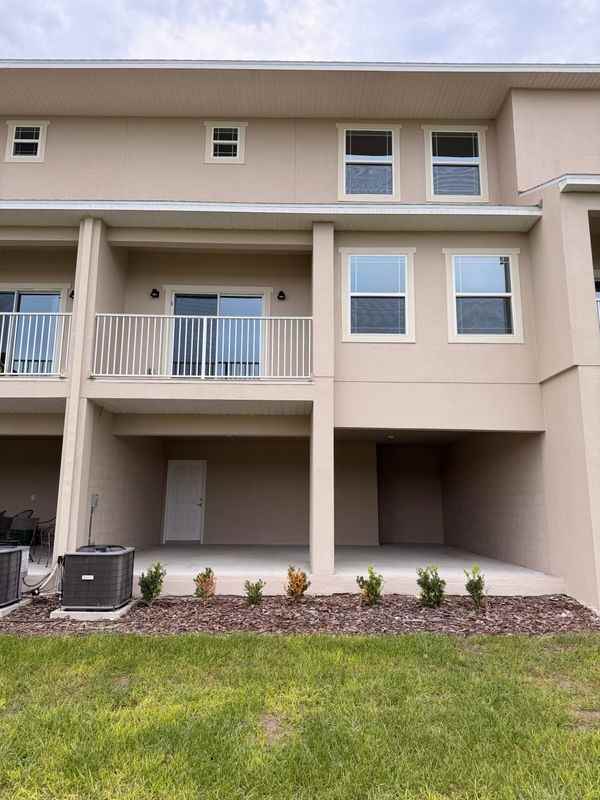 915 Lakefront Village Dr - Photo 4 of 16