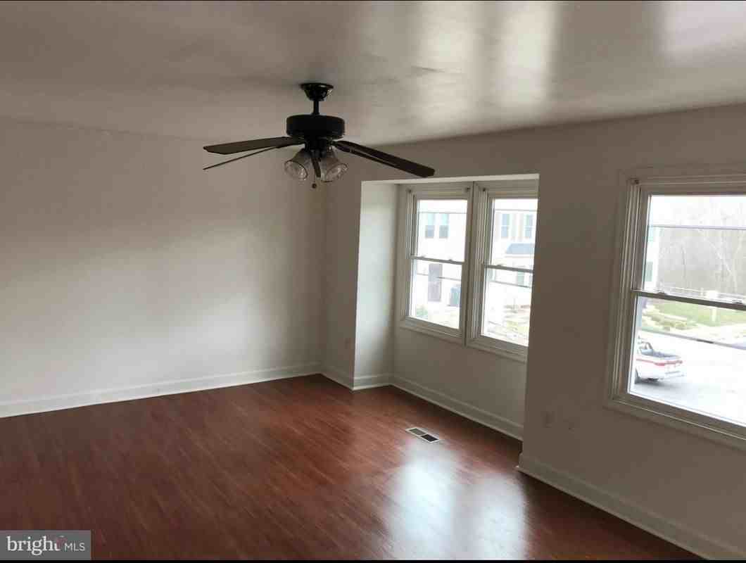 3807 Salemway Ct - Photo 3 of 4