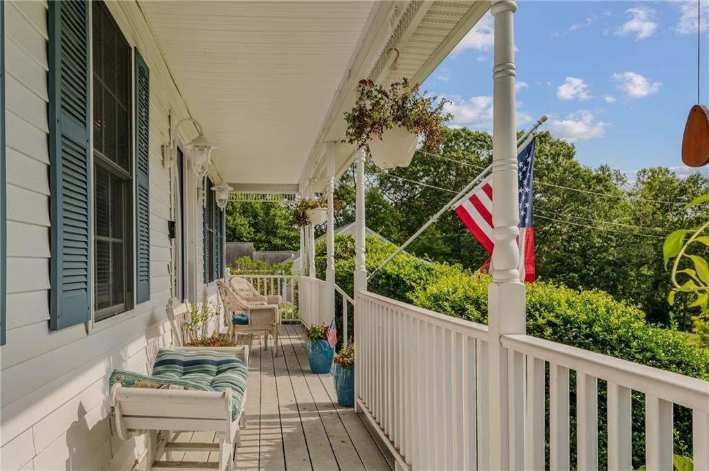 133 Winnapaug Rd - Photo 3 of 43