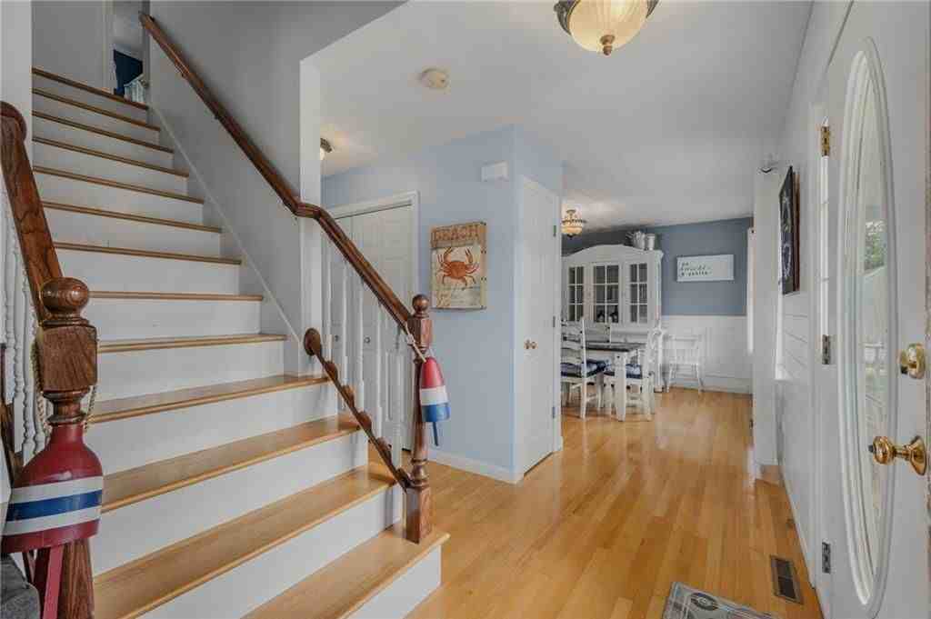 133 Winnapaug Rd - Photo 6 of 43