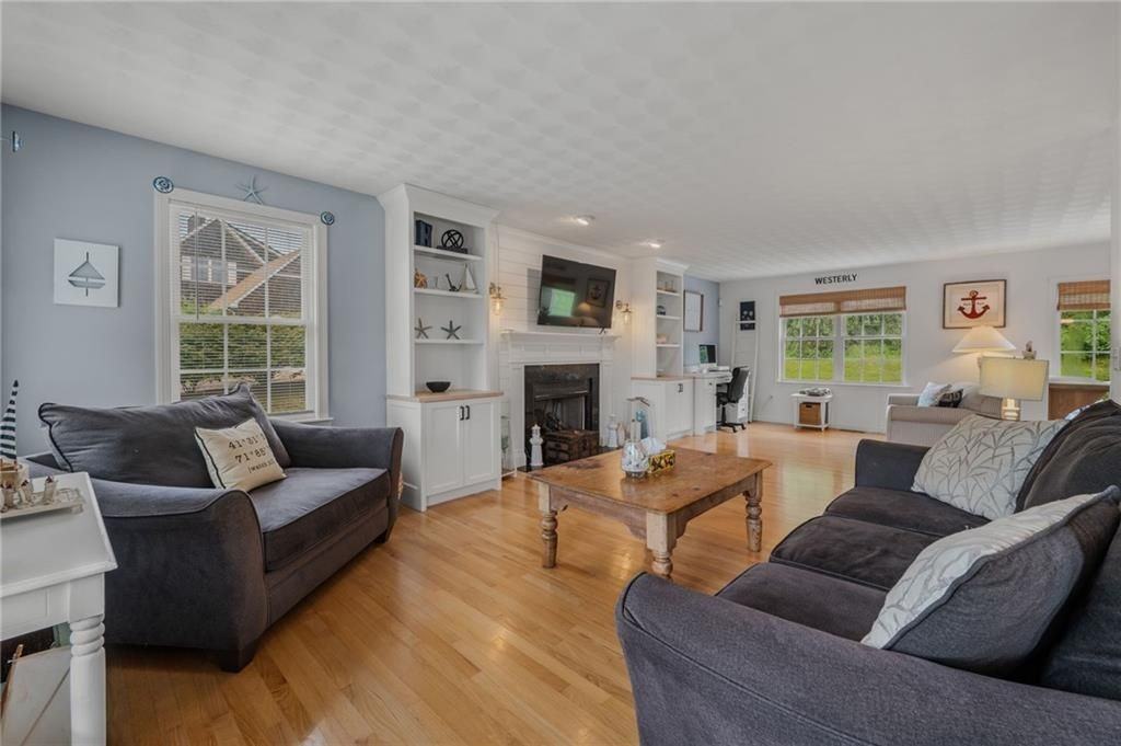 133 Winnapaug Rd - Photo 7 of 43