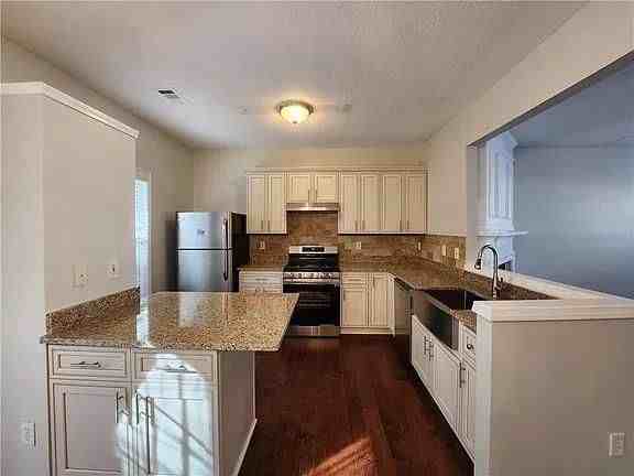 4067 Howell Park Rd - Photo 7 of 14