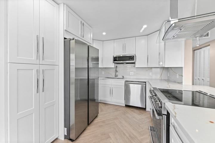 4055 Wolverton C - Photo 2 of 8