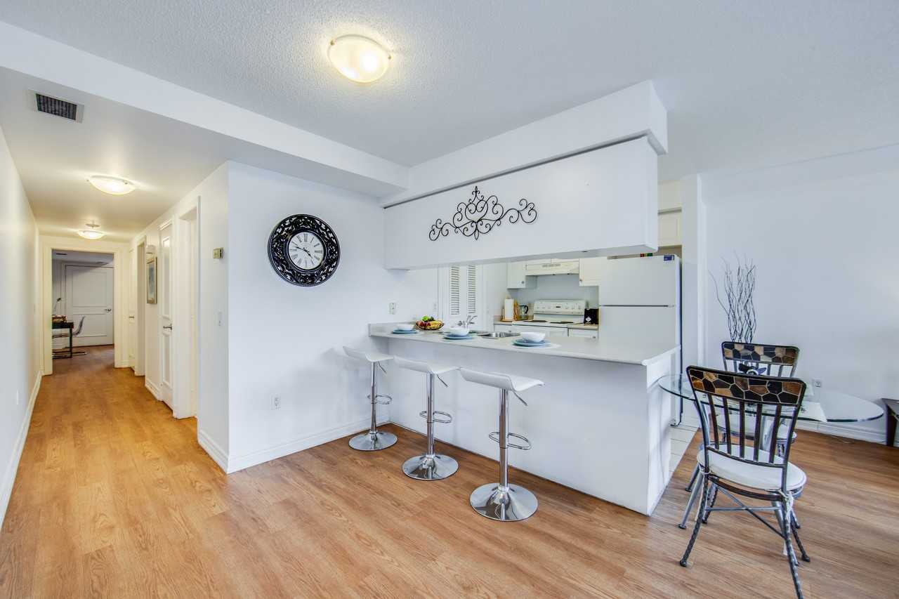 Hyde Park in Leaside - Photo 4 of 11