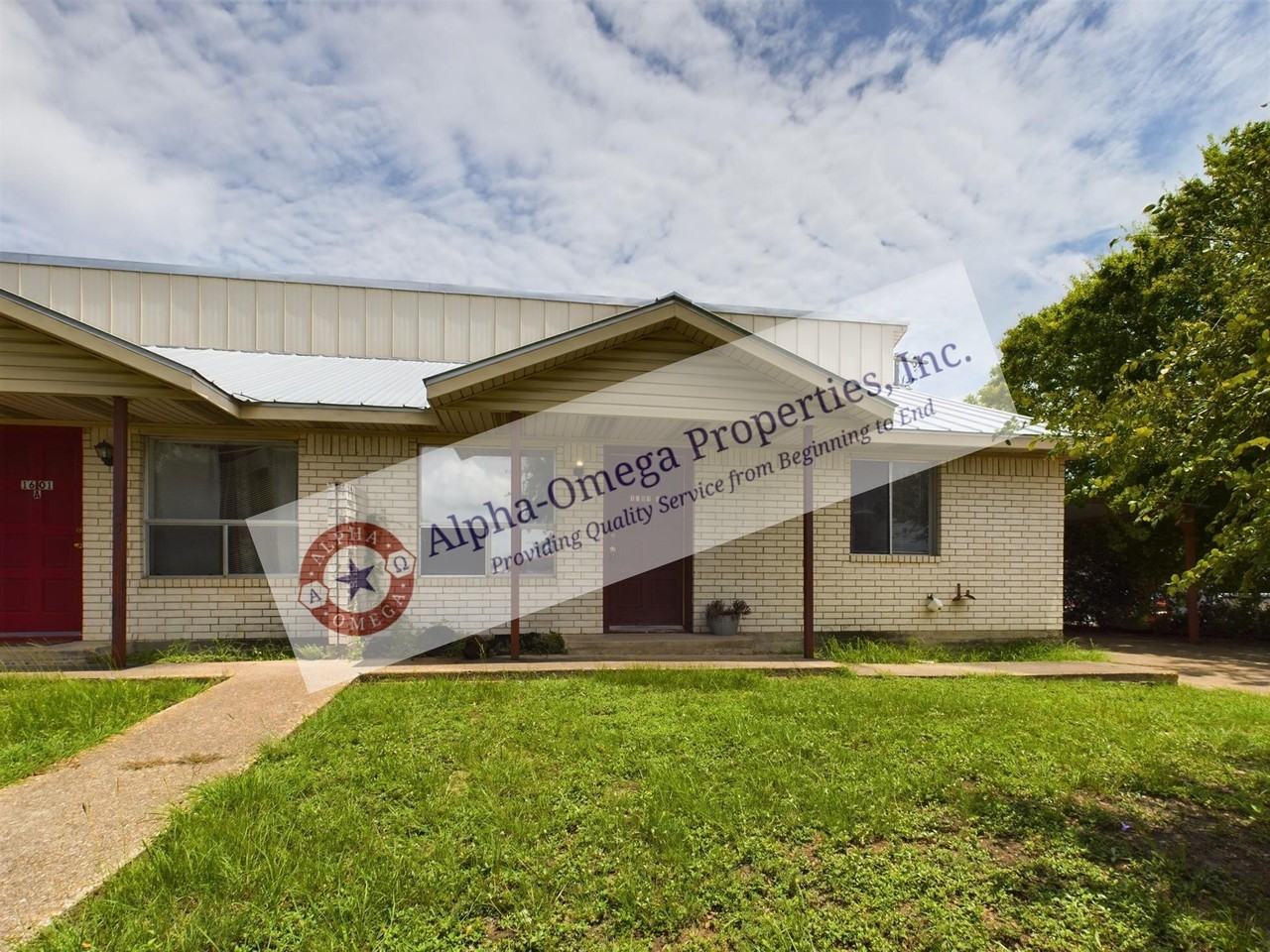 1601 George Bush Dr E #B - Photo 2 of 11