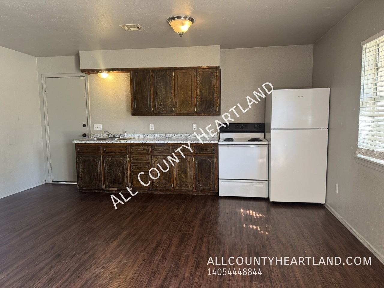 1103 Industrial Blvd - Photo 2 of 8