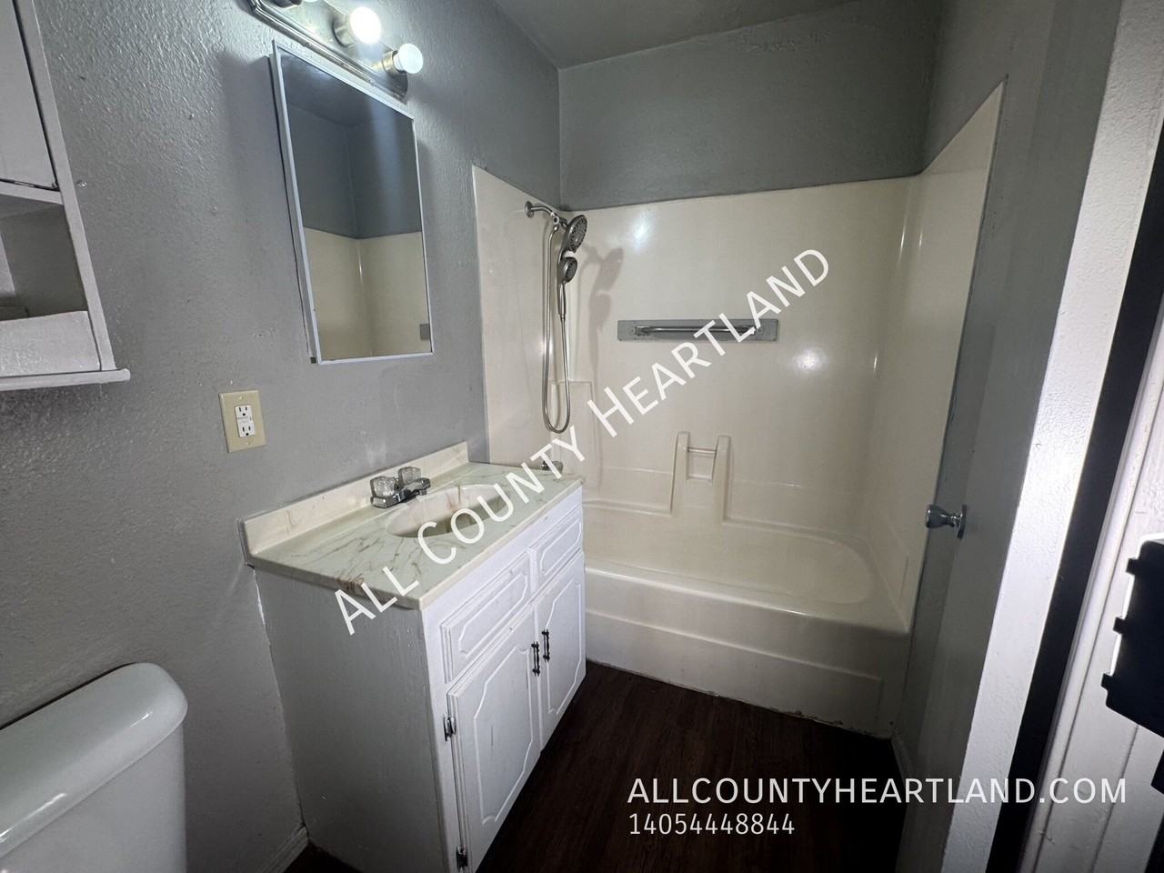 1103 Industrial Blvd - Photo 4 of 8
