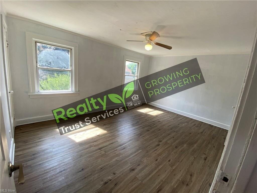 3113 W 71st St - Photo 4 of 15