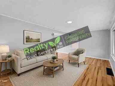 18300 Waterbury Ave - Photo 2 of 24
