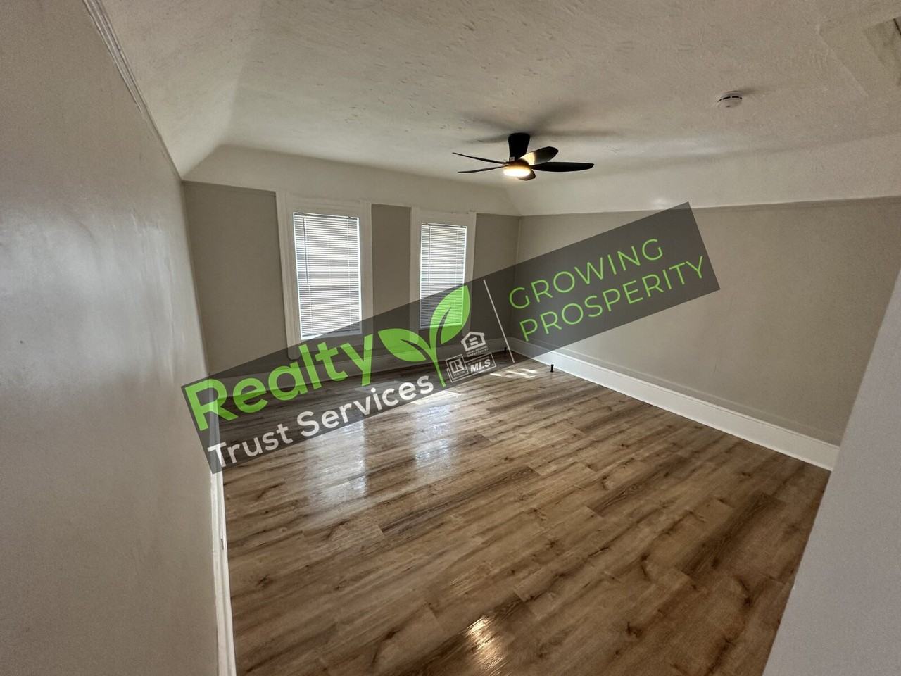 3193 W 50th St - Photo 3 of 22