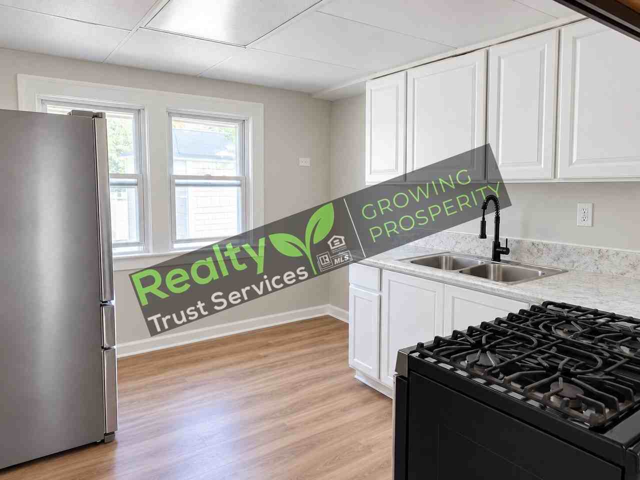 3573 W 120th St Uppr - Photo 6 of 16