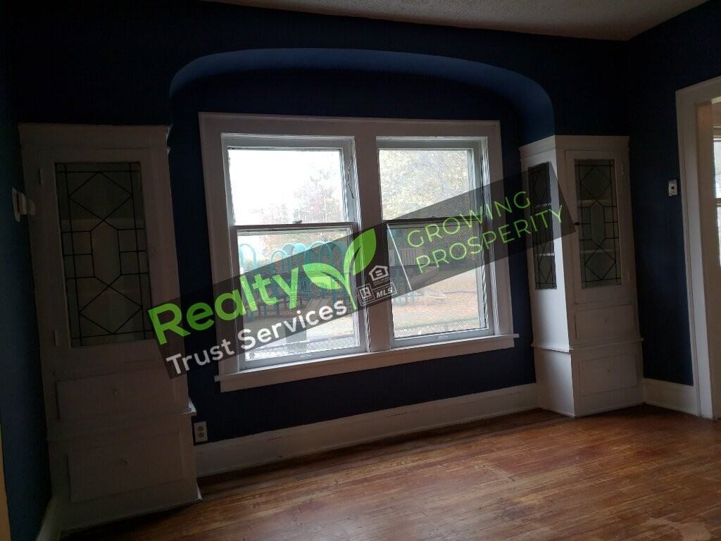 3659 Chelton Rd - Photo 6 of 32
