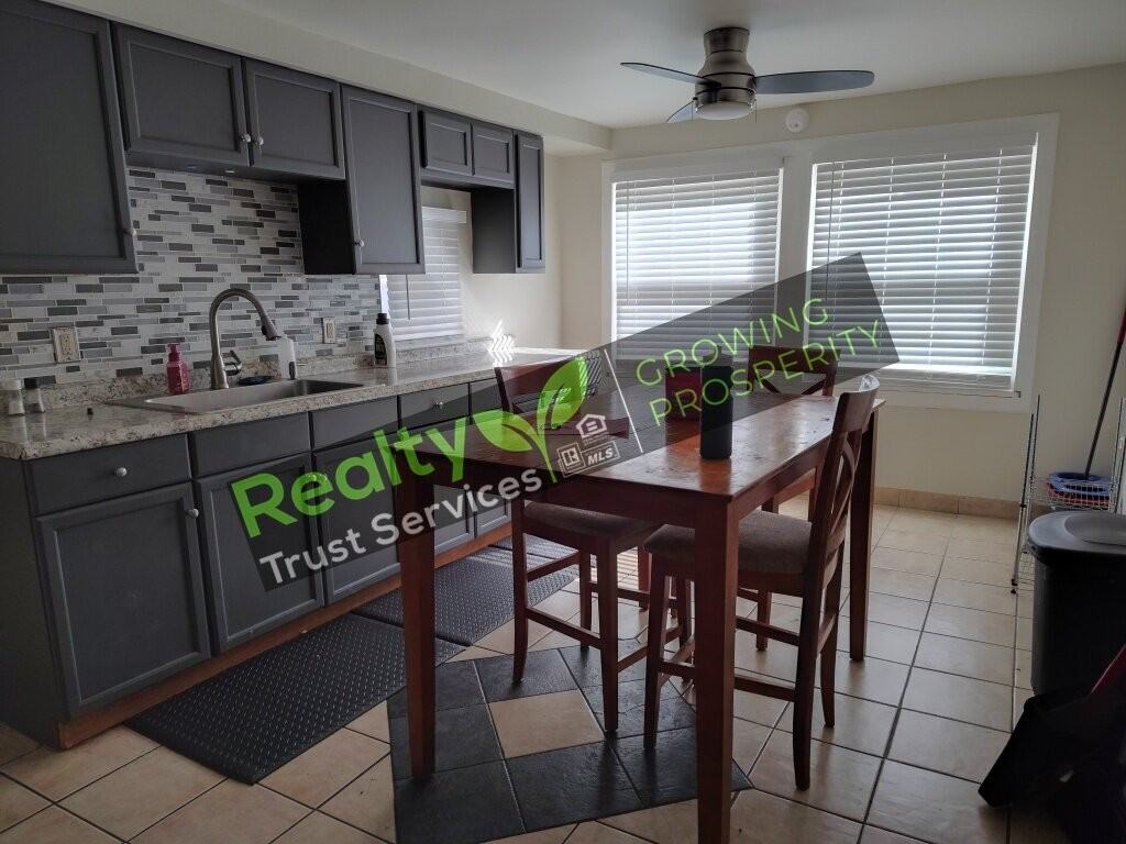 19316 Shakerwood Rd - Photo 3 of 17