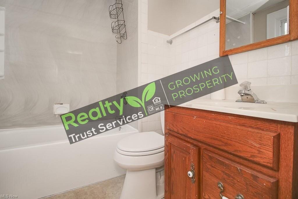 4730 Blythin Rd - Photo 5 of 17