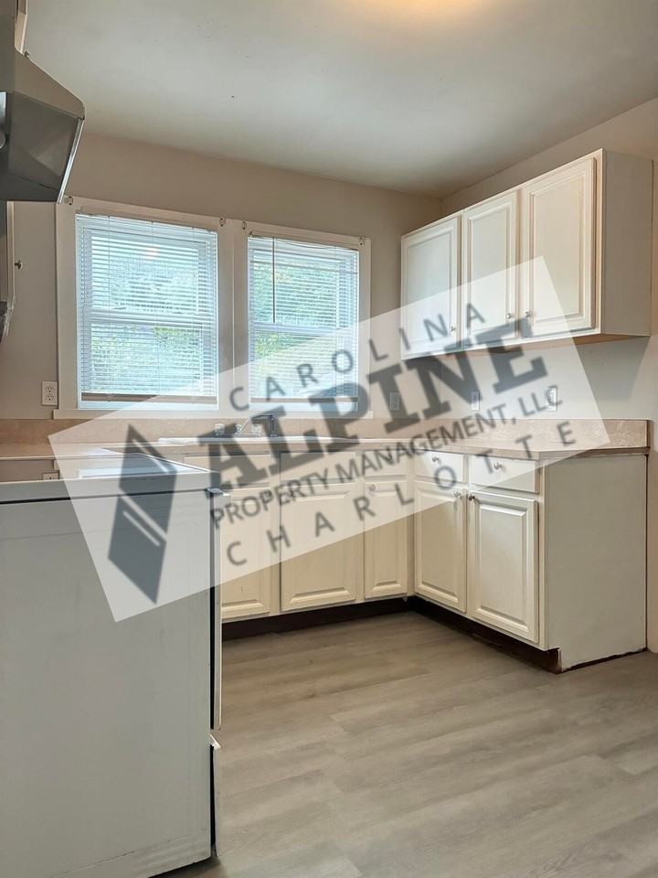 109 Grant St - Photo 3 of 21