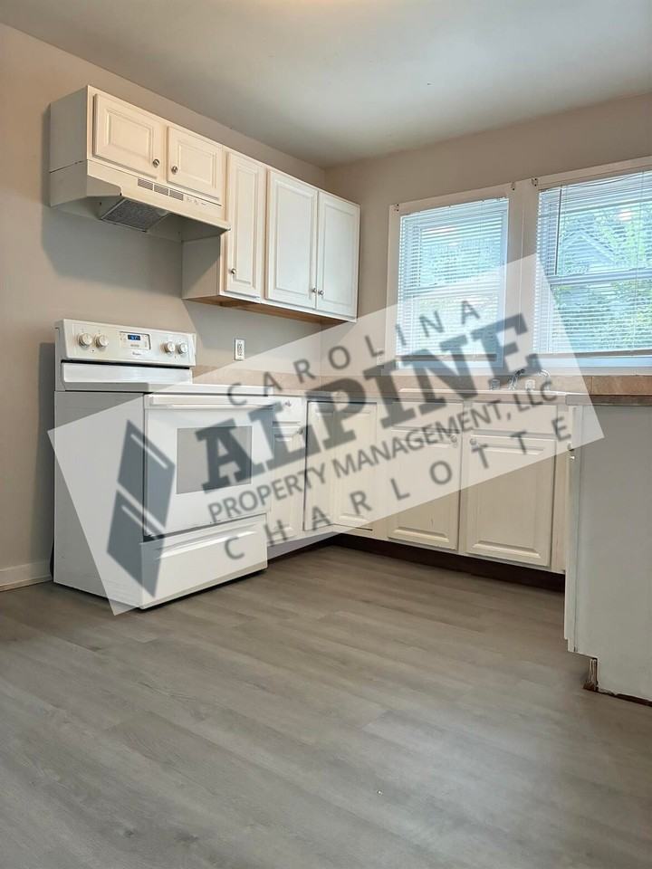 109 Grant St - Photo 4 of 21