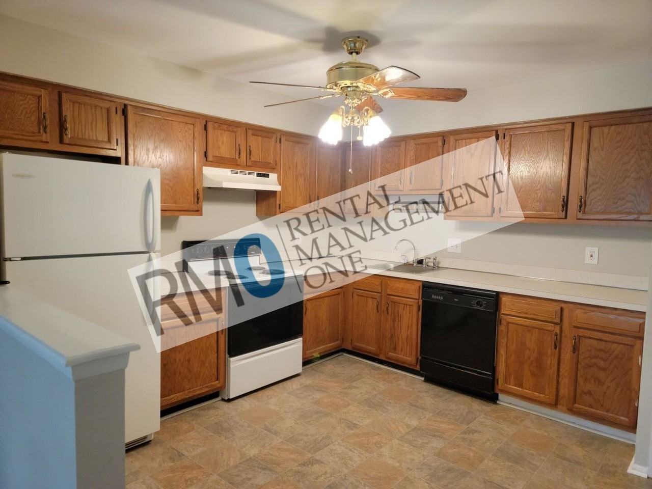 349 Spring St - Photo 3 of 26