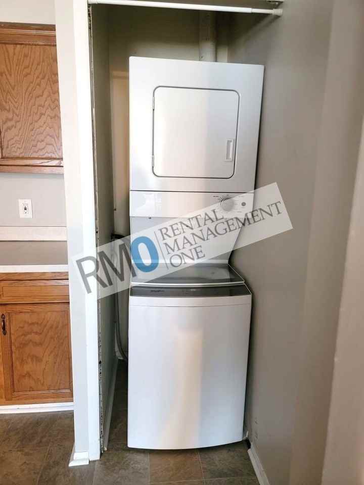 349 Spring St - Photo 4 of 26