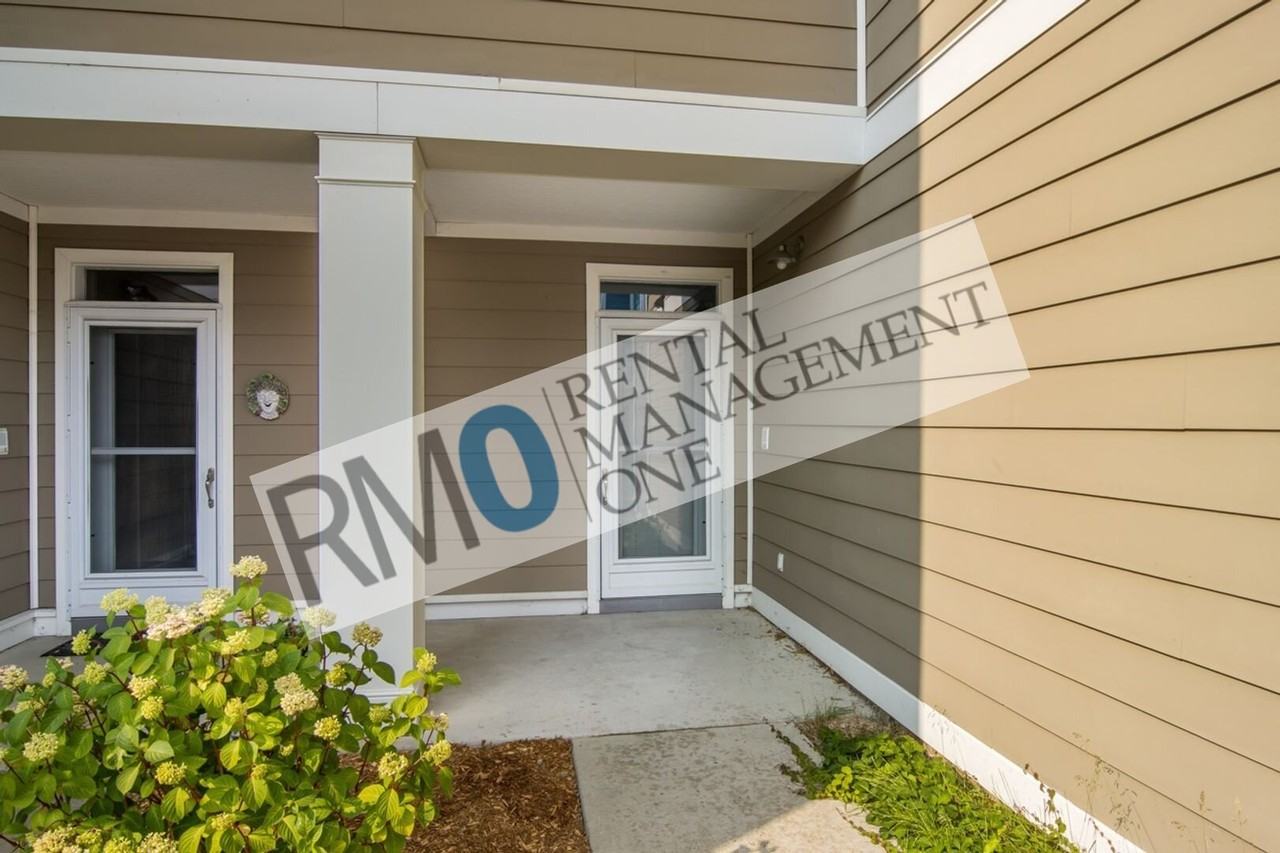 213 Midtown Dr - Photo 5 of 46