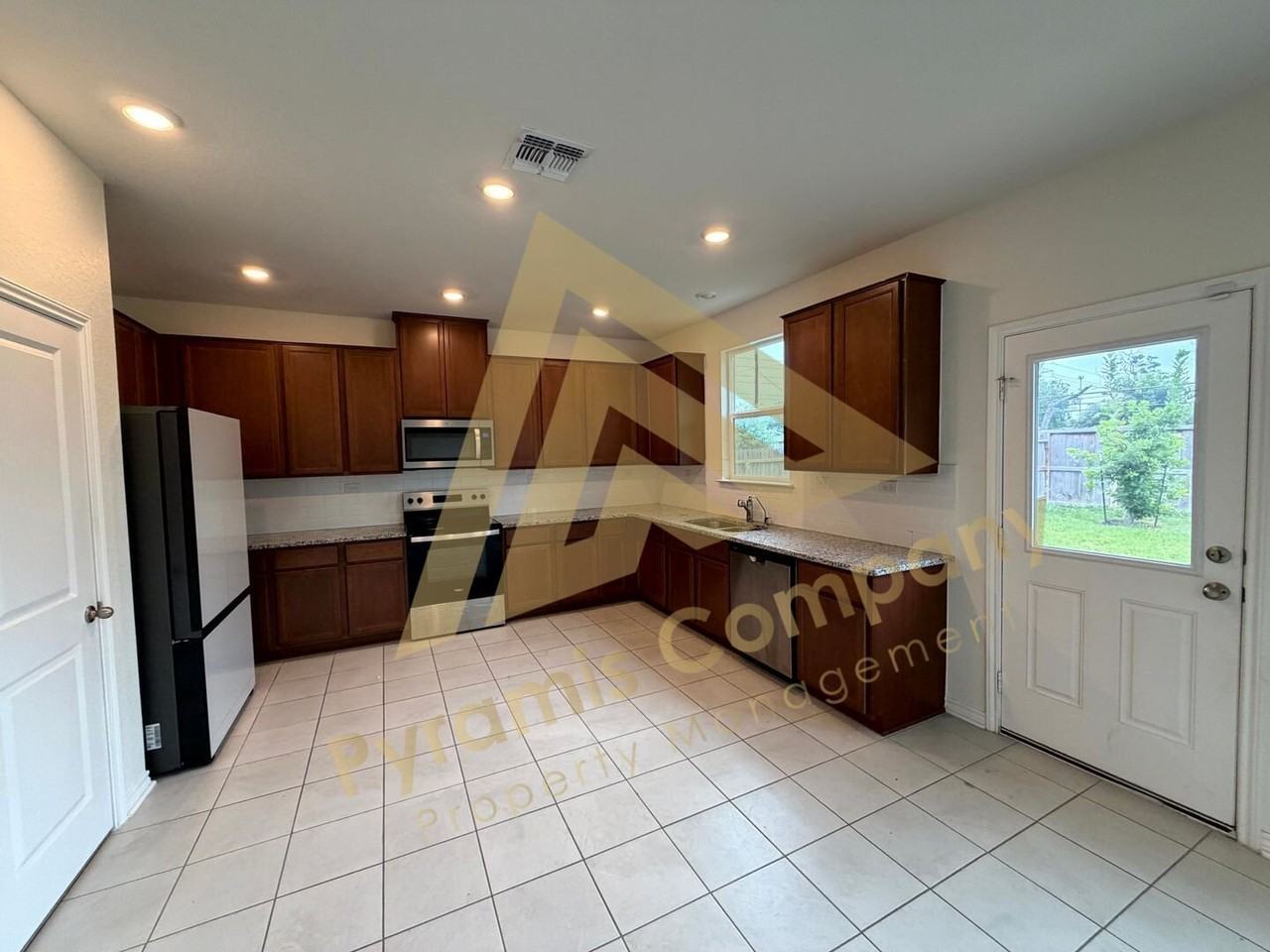 4554 Otra Otra Dr - Photo 7 of 22