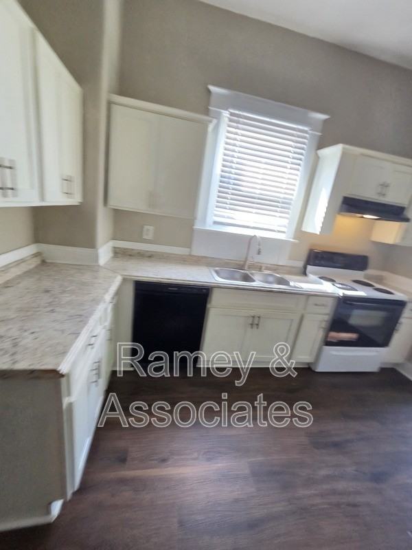 4106 S 2nd St - Photo 4 of 17