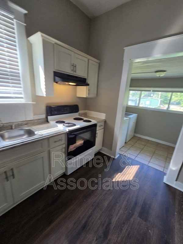 4106 S 2nd St - Photo 5 of 17