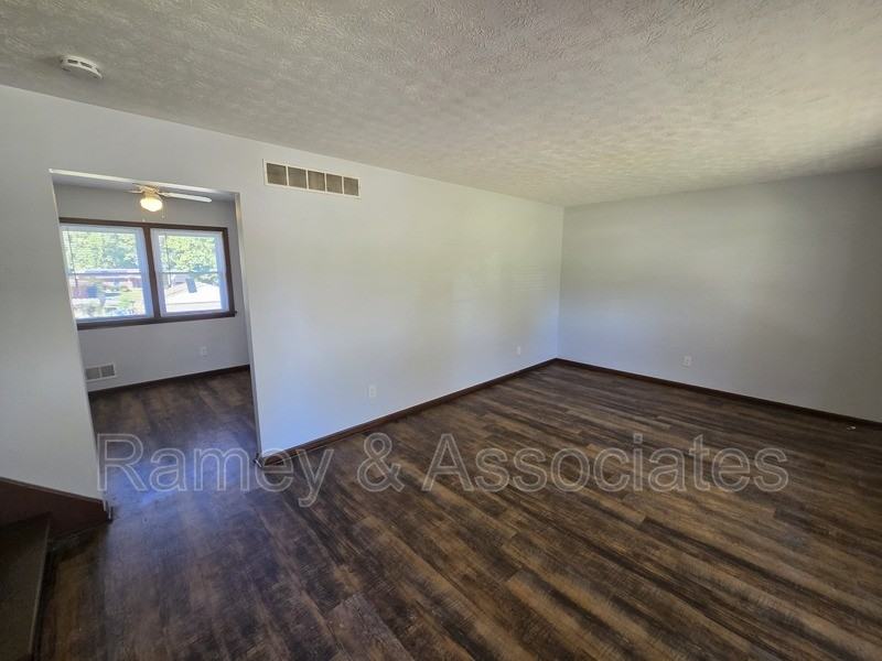 7310 Grannel Rd - Photo 4 of 27