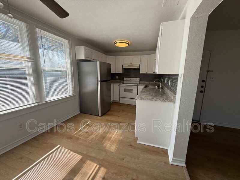 5803 Tremont St #B - Photo 4 of 16