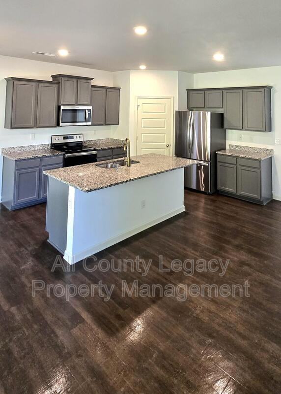 25 Lena Ct - Photo 3 of 12