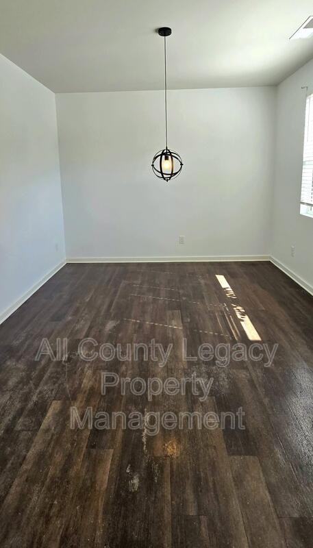 25 Lena Ct - Photo 4 of 12