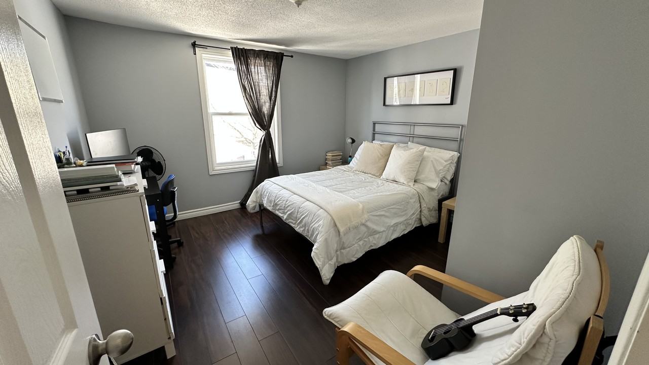 238 Marier Avenue 4 - Photo 3 of 25