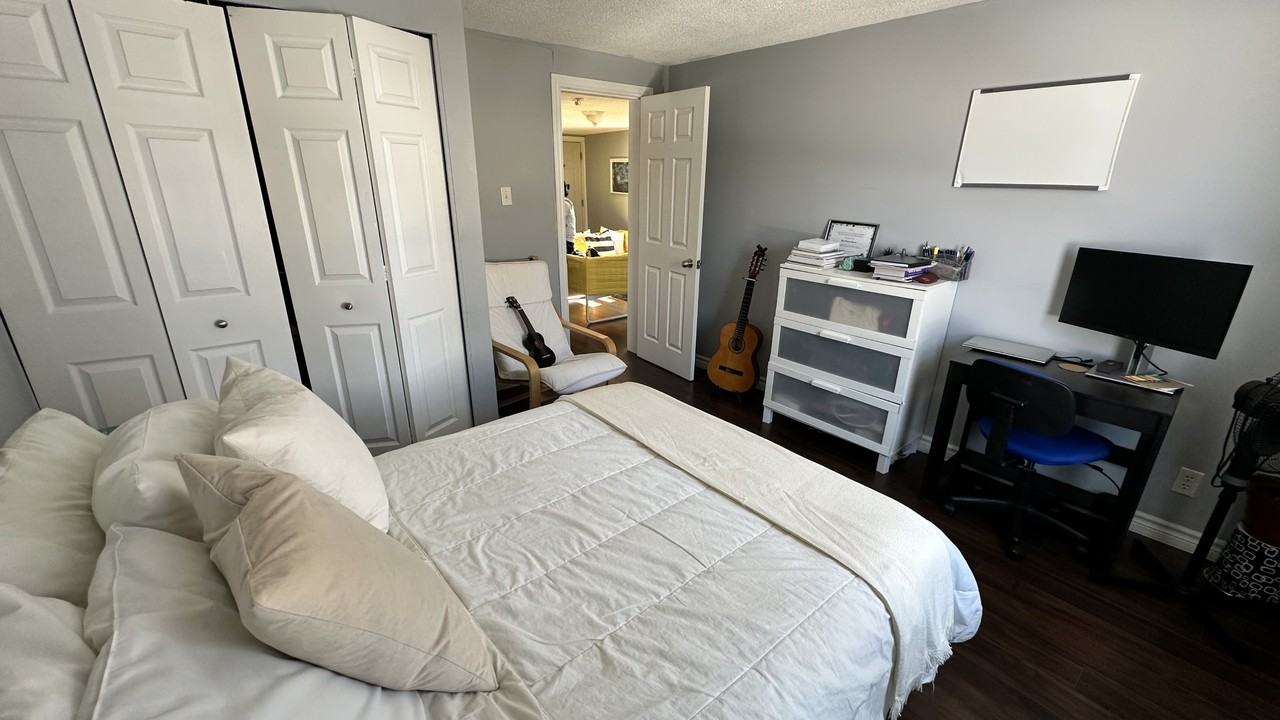 238 Marier Avenue 4 - Photo 6 of 25