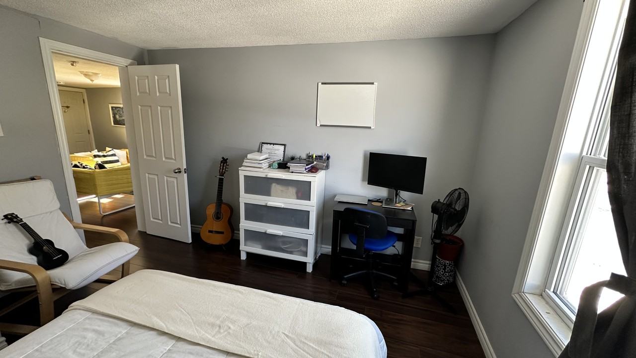 238 Marier Avenue 4 - Photo 7 of 25