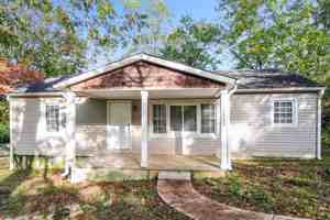 featured image of 1352 Peachcrest Rd