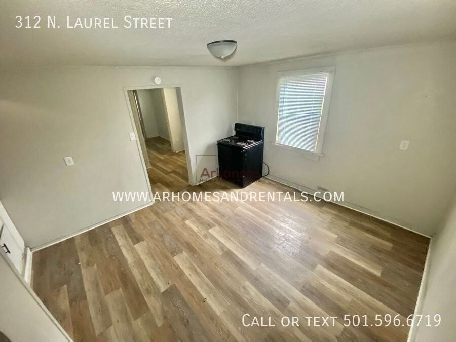 312 N Laurel St - Photo 4 of 11