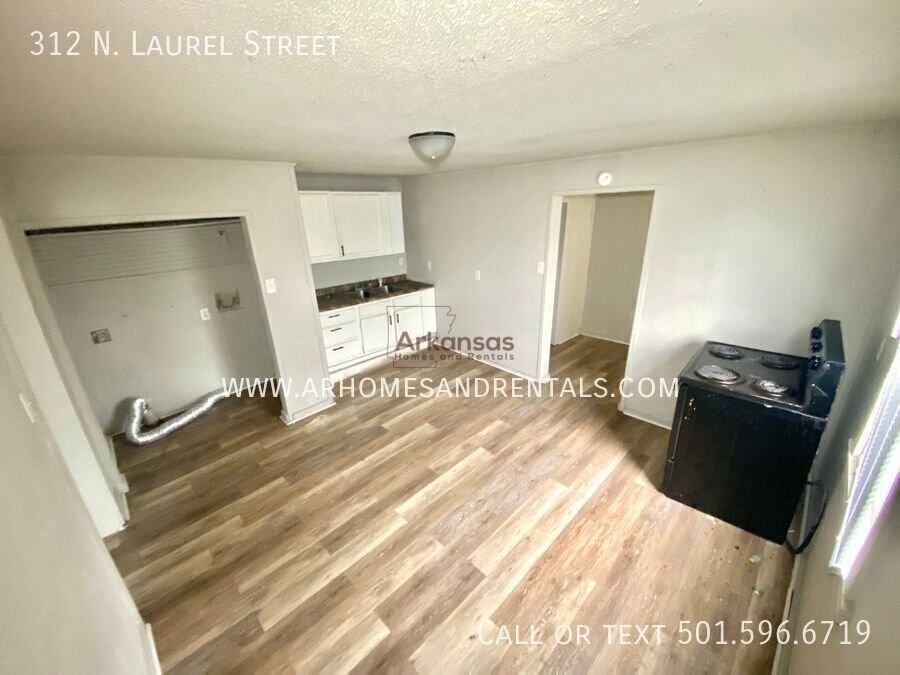 312 N Laurel St - Photo 5 of 11