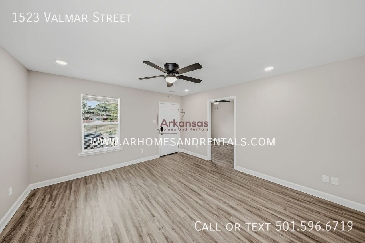 1523 Valmar St - Photo 2 of 15