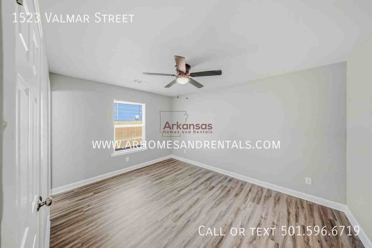 1523 Valmar St - Photo 7 of 15