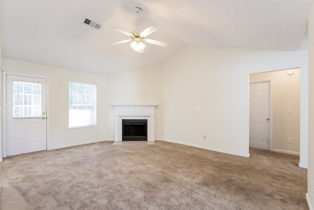 8236 Sunnydale Ln - Photo 4 of 16