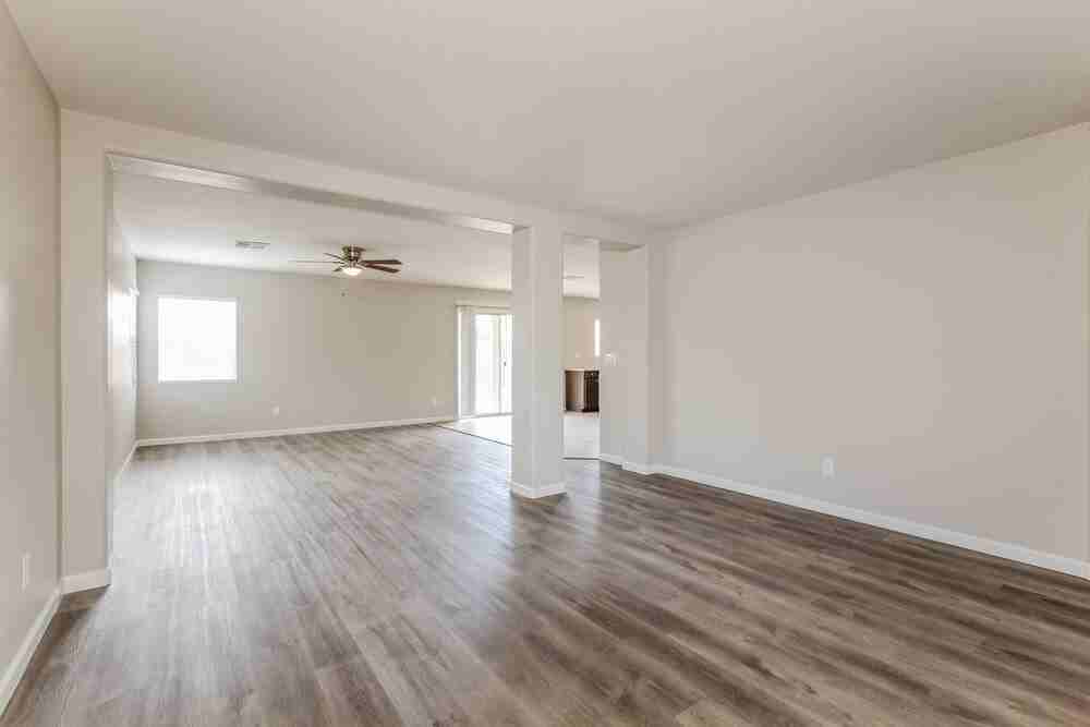22149 W Sonora St - Photo 4 of 17