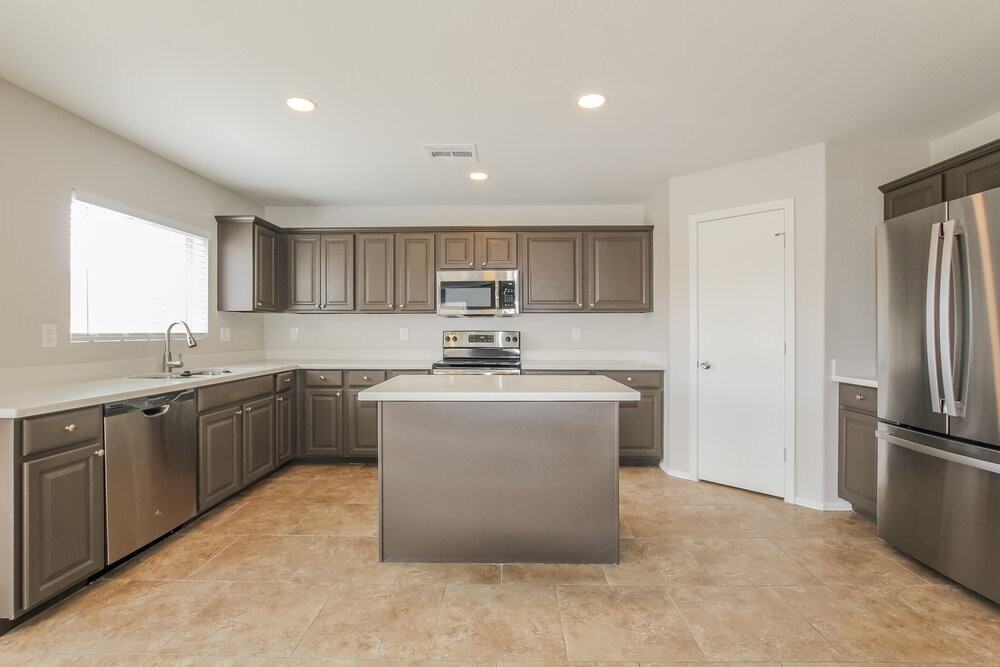 22149 W Sonora St - Photo 6 of 17
