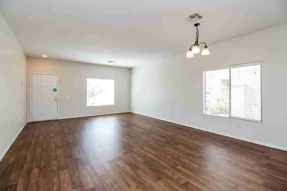 5202 W Apollo Rd - Photo 2 of 14