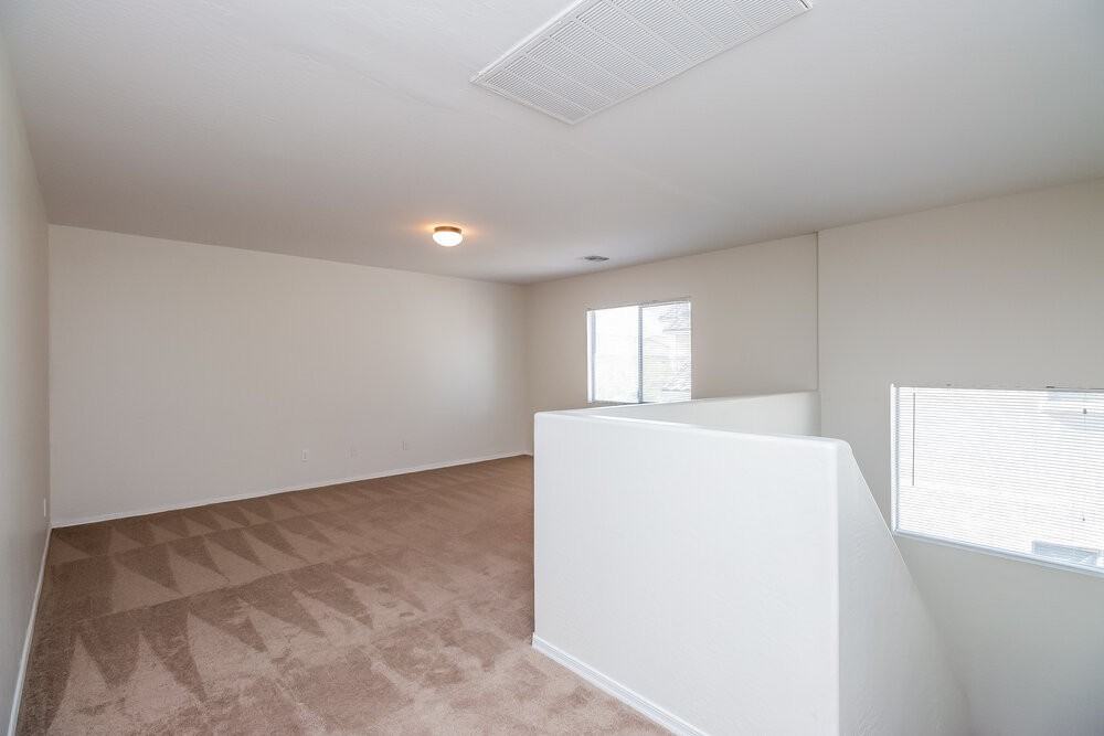 5202 W Apollo Rd - Photo 7 of 14