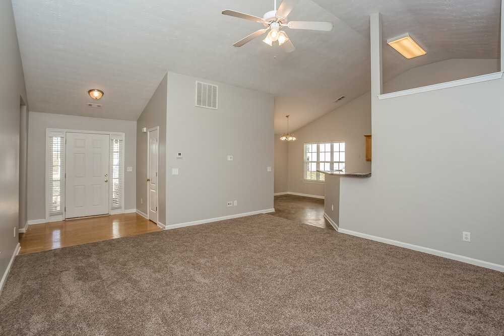 5375 Yellow Pine Dr - Photo 2 of 15