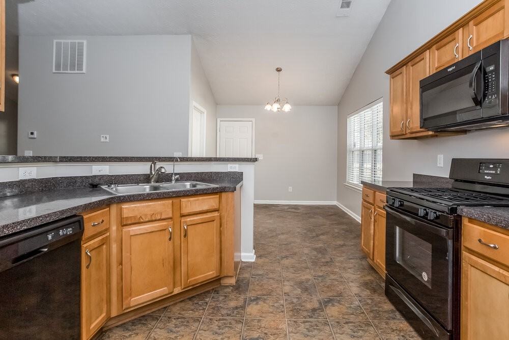 5375 Yellow Pine Dr - Photo 5 of 15