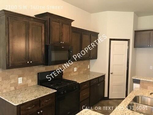 2100 Sw 140th St - Photo 5 of 22