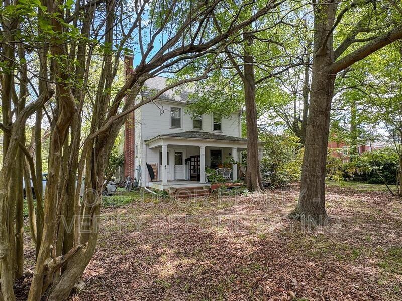 727B Richmond Rd - Photo 2 of 2
