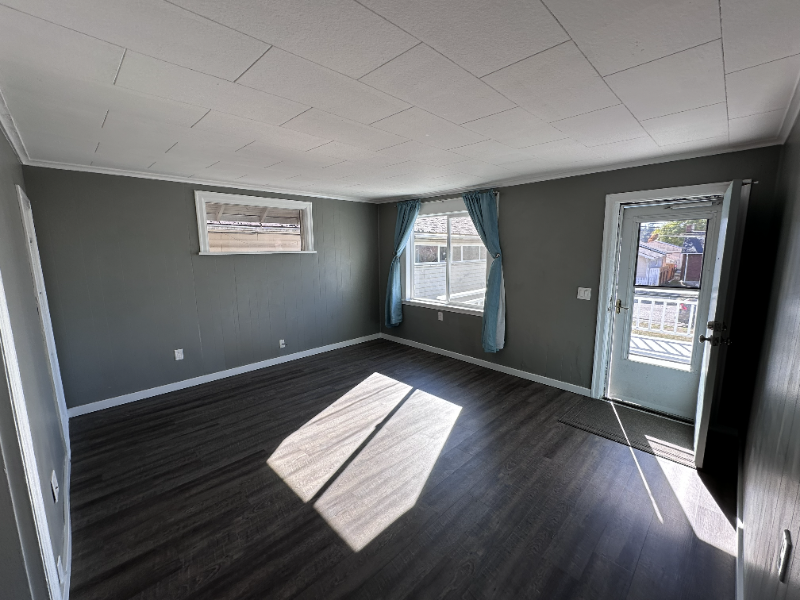 2110 7th St - Photo 2 of 12